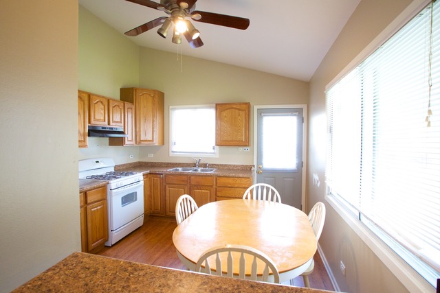 86 E Wrightwood Ave, Glendale Heights, IL 60139 photo 8