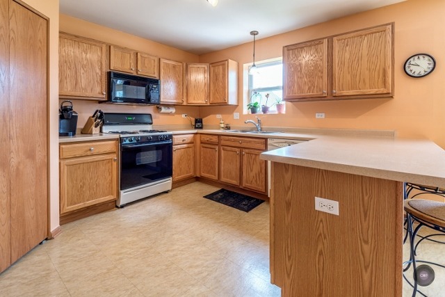 7510 Prairieside Dr, Plainfield, IL 60586 photo 4