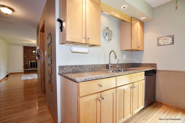 2177 S Bradford Rd, Wheaton, IL 60189 photo 8