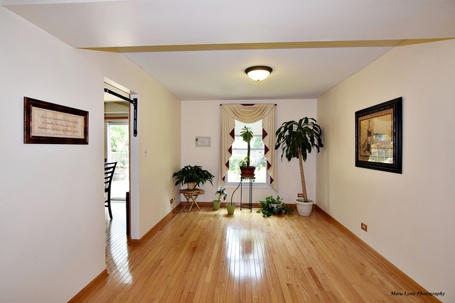 2177 S Bradford Rd, Wheaton, IL 60189 photo 5