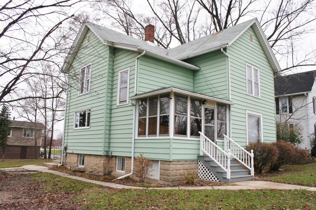 136 S 1st St, Elburn, IL 60119 photo 1