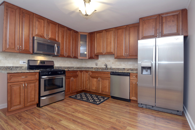 2406 Bluebird Ln, Rolling Meadows, IL 60008 photo 4