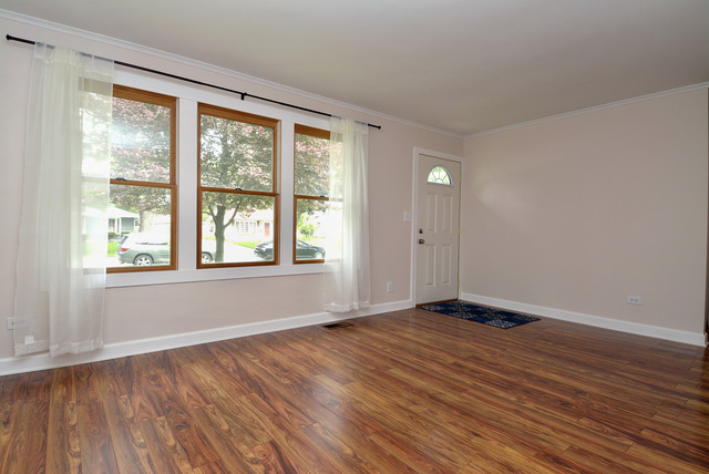 2406 Bluebird Ln, Rolling Meadows, IL 60008 photo 2