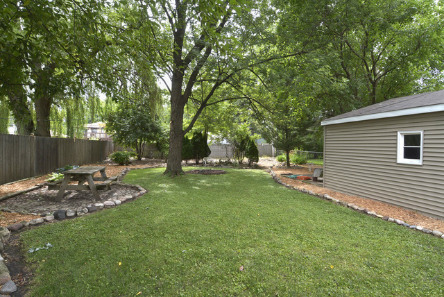2406 Bluebird Ln, Rolling Meadows, IL 60008 photo 17