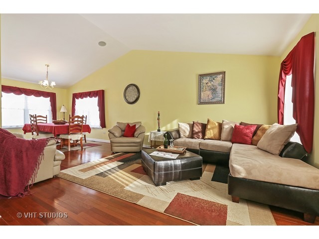 730 Hackberry Ln, Algonquin, IL 60102 photo 2