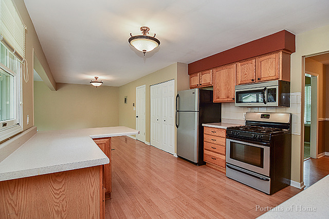 130 Circle Dr, Montgomery, IL 60538 photo 3