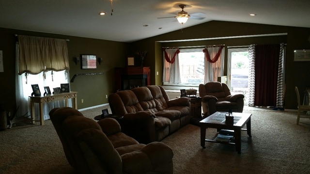 506 E 27th St, Sterling, IL 61081 photo 4