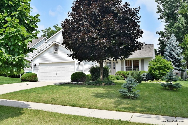 4752 Oregon Trl, Mchenry, IL 60050 photo 1