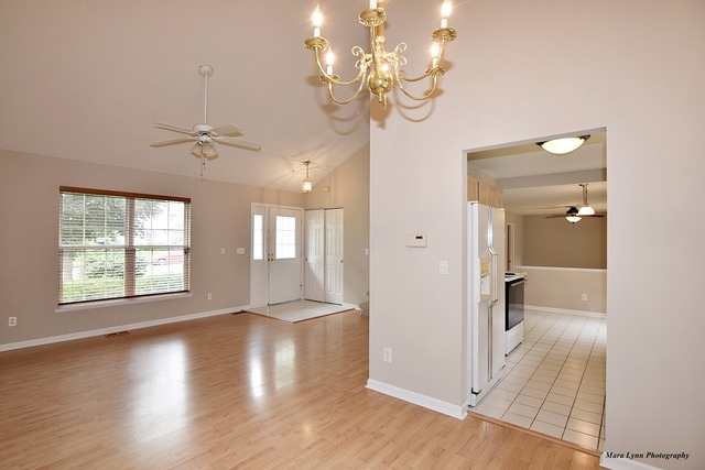 4752 Oregon Trl, Mchenry, IL 60050 photo 7