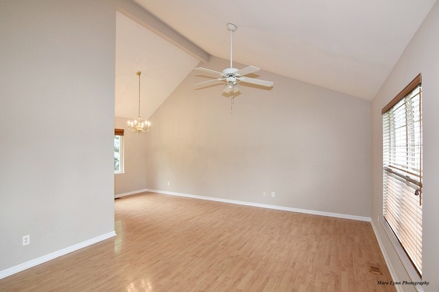 4752 Oregon Trl, Mchenry, IL 60050 photo 4