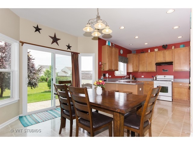 6303 Brunswick Dr, Plainfield, IL 60586 photo 4