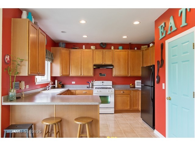6303 Brunswick Dr, Plainfield, IL 60586 photo 3