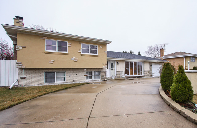 9403 Clancy Dr, Des Plaines, IL 60016 photo 16