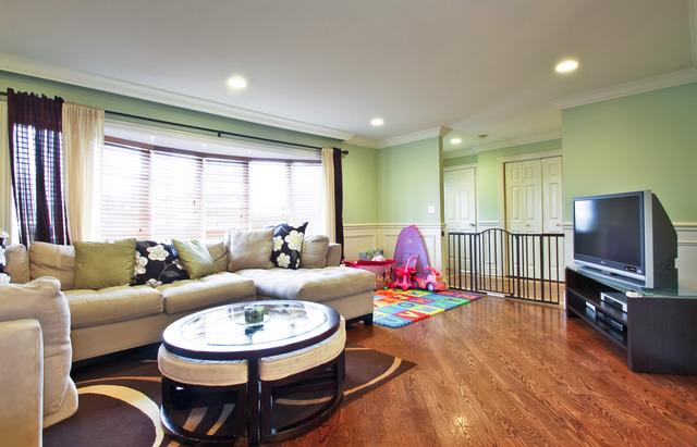 9403 Clancy Dr, Des Plaines, IL 60016 photo 3