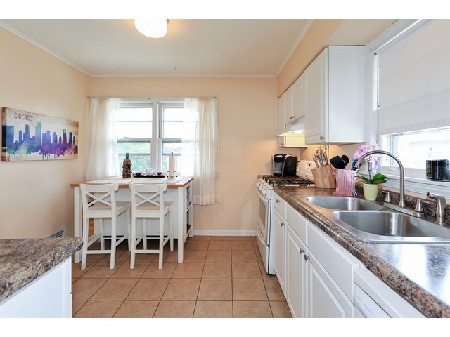 34 S Meyer Ct, Des Plaines, IL 60016 photo 4