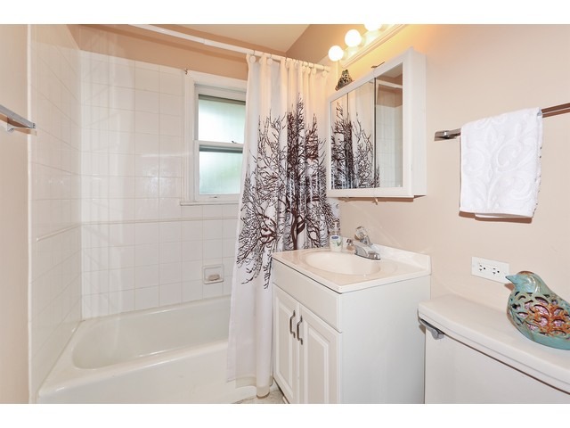 34 S Meyer Ct, Des Plaines, IL 60016 photo 13