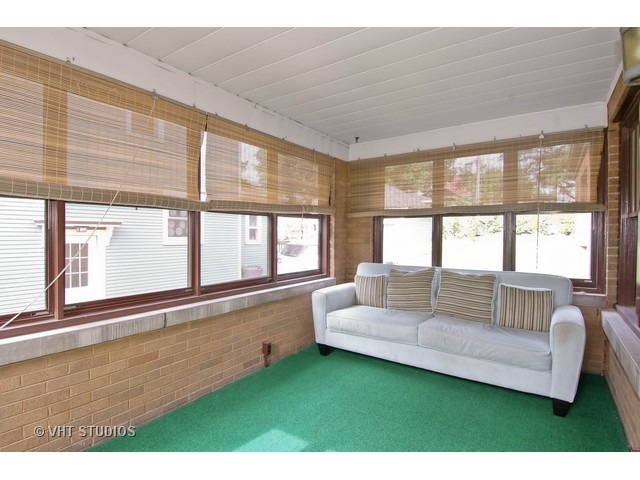 332 Elm St, Elgin, IL 60123 photo 8