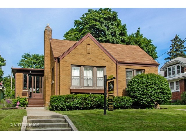 332 Elm St, Elgin, IL 60123 photo 1