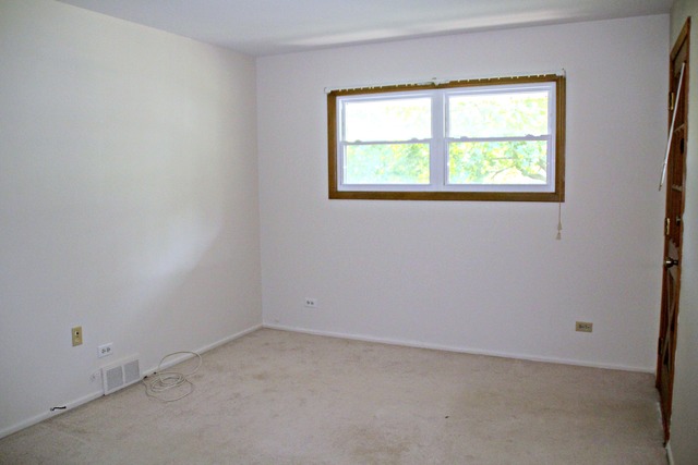 501 Ambleside Rd, Des Plaines, IL 60016 photo 12