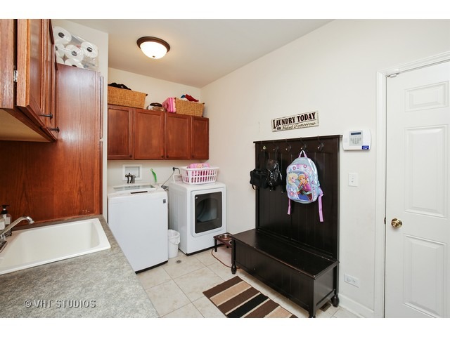 3114 Holden St, Elgin, IL 60124 photo 12