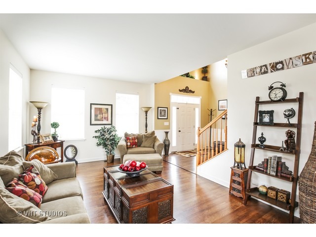3114 Holden St, Elgin, IL 60124 photo 3