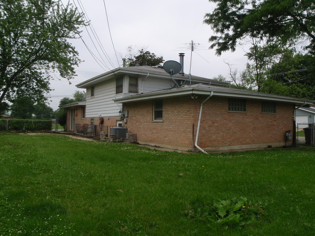 14859 Long Ave, Oak Forest, IL 60452 photo 2