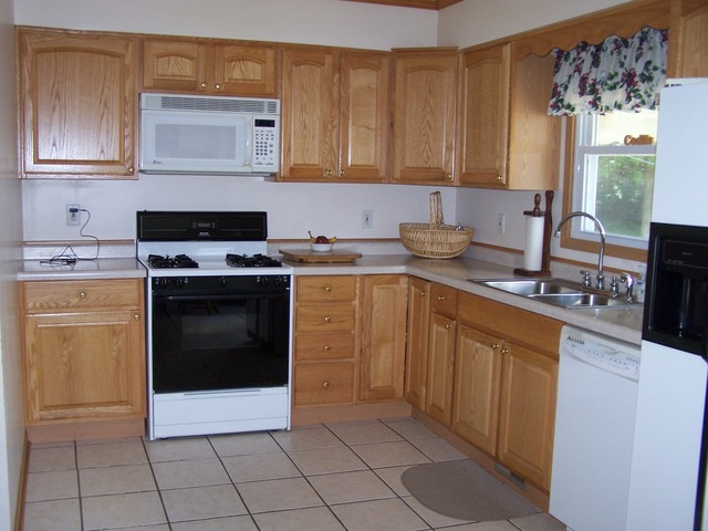 1406 Beach Rd, Mchenry, IL 60050 photo 4