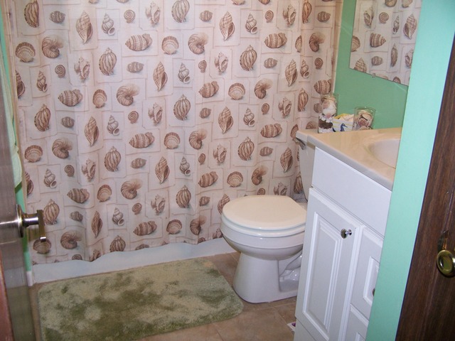 1406 Beach Rd, Mchenry, IL 60050 photo 10