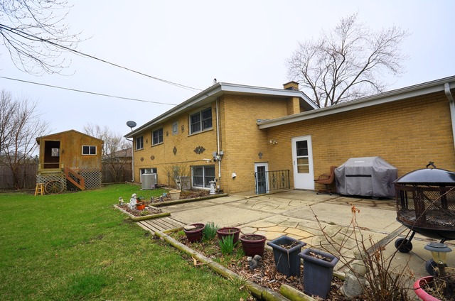 545 Pinecroft Dr, Roselle, IL 60172 photo 17