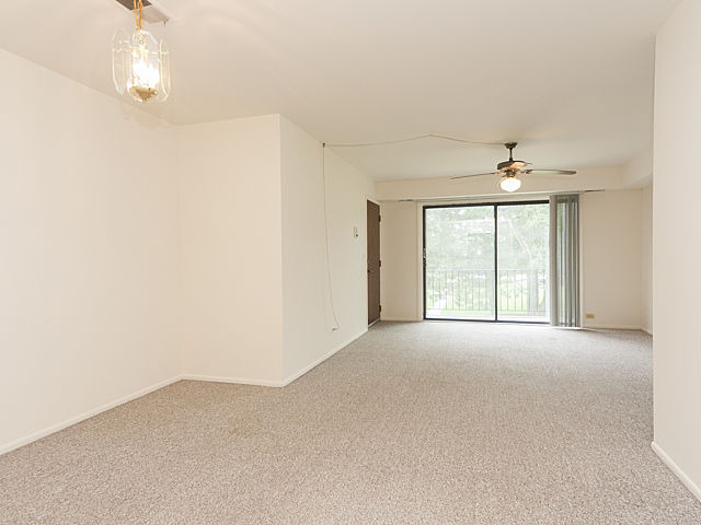 505 Mchenry Rd #2b, Wheeling, IL 60090 photo 2