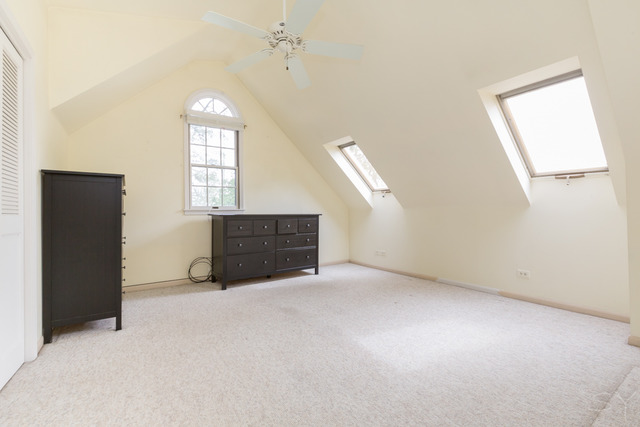 576 Byrd Rd, Riverside, IL 60546 photo 9