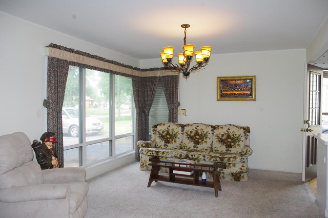 3400 Peacock Ln, Rolling Meadows, IL 60008 photo 1