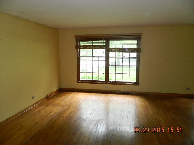 1207 Wilson Ave, Wheaton, IL 60189 photo 2