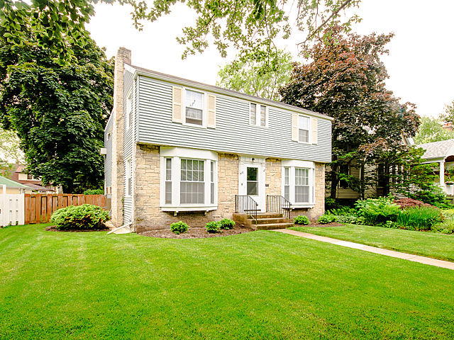 910 Monroe St, Evanston, IL 60202 photo 2