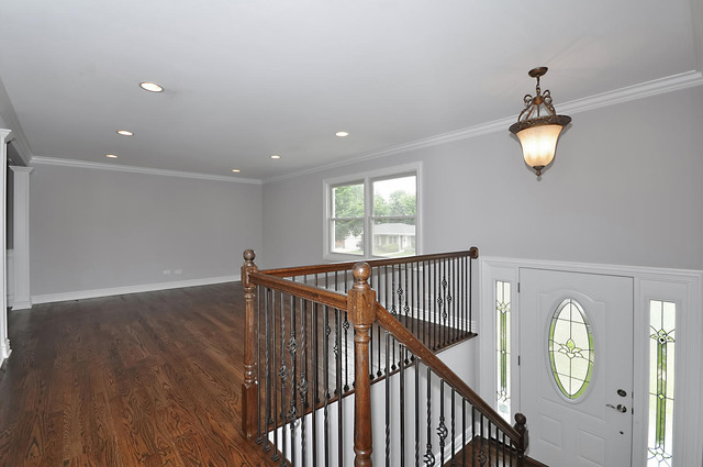 1730 W Catalpa Ln, Mount Prospect, IL 60056 photo 2