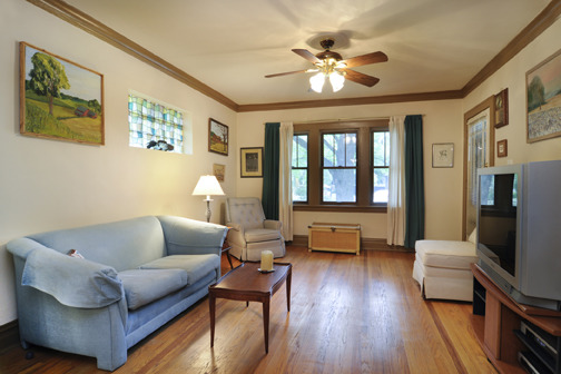913 Webster Ave, Wheaton, IL 60187 photo 2