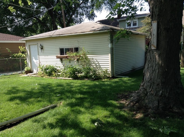 9200 Springfield Ave, Evanston, IL 60203 photo 2