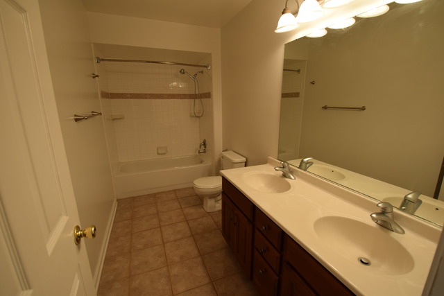203 Seafarer Dr, Grayslake, IL 60030 photo 10