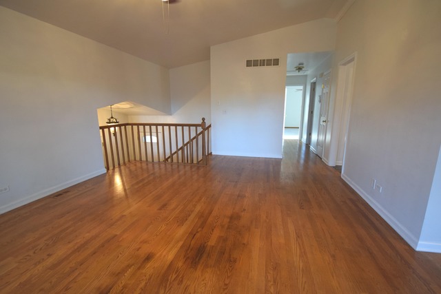 203 Seafarer Dr, Grayslake, IL 60030 photo 2