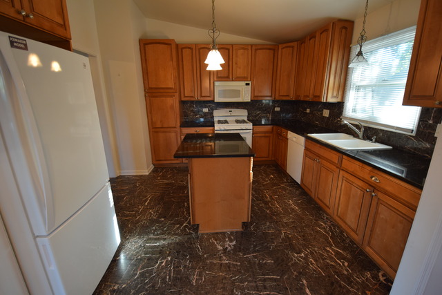 203 Seafarer Dr, Grayslake, IL 60030 photo 6