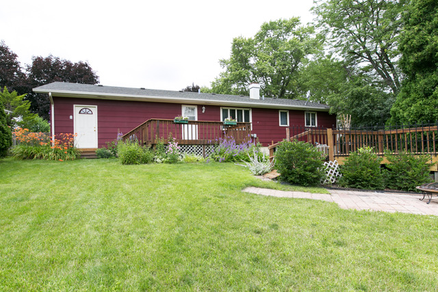 115 Mckinstry Dr, Elgin, IL 60123 photo 2