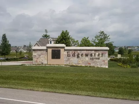 2803 Edgewater Dr, Elgin, IL 60124 photo 20