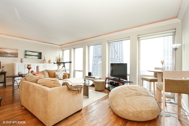 111 E Chestnut St #57f, Chicago, IL 60611 photo 2