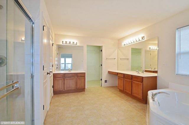 12410 Blue Iris Ln, Plainfield, IL 60585 photo 8