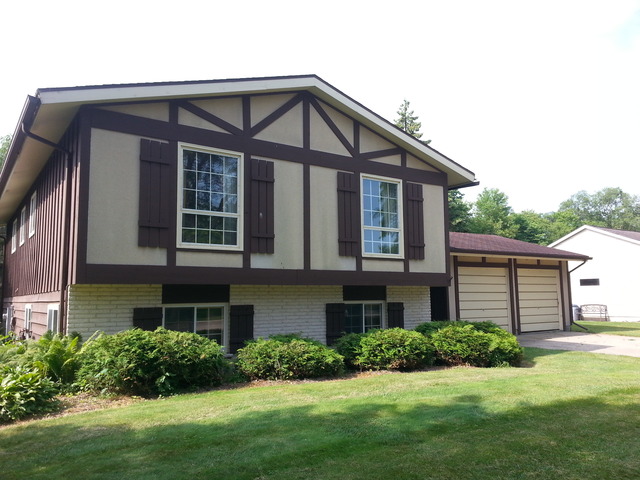 3909 Grand Ave, Mchenry, IL 60050 photo 1