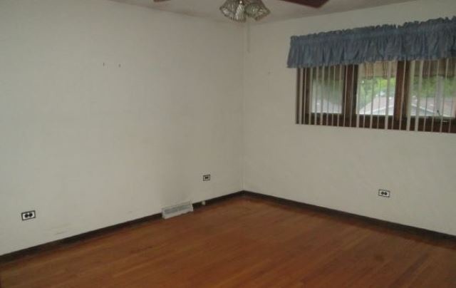 17339 Burnham Ave, Lansing, IL 60438 photo 9