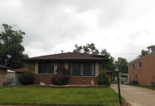 17339 Burnham Ave, Lansing, IL 60438 photo 2