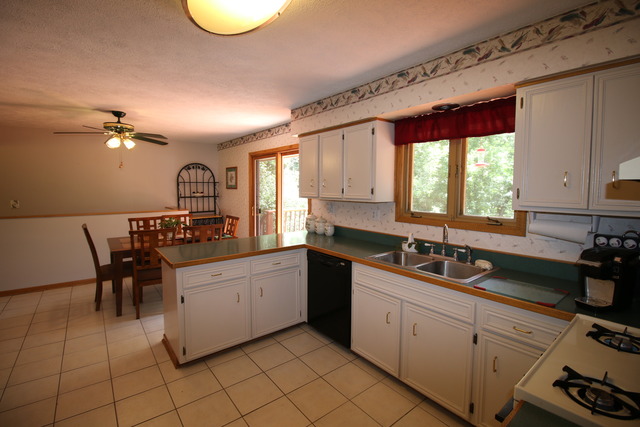 8163 Mccurry Rd, Roscoe, IL 61073 photo 6