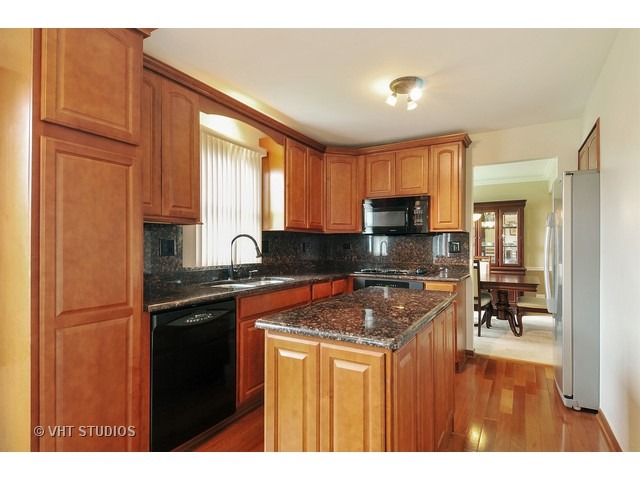 1670 Hinterlong Ln, Naperville, IL 60563 photo 5