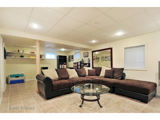 1670 Hinterlong Ln, Naperville, IL 60563 photo 8